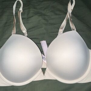 Victoria's Secret Cream Push Up Bra